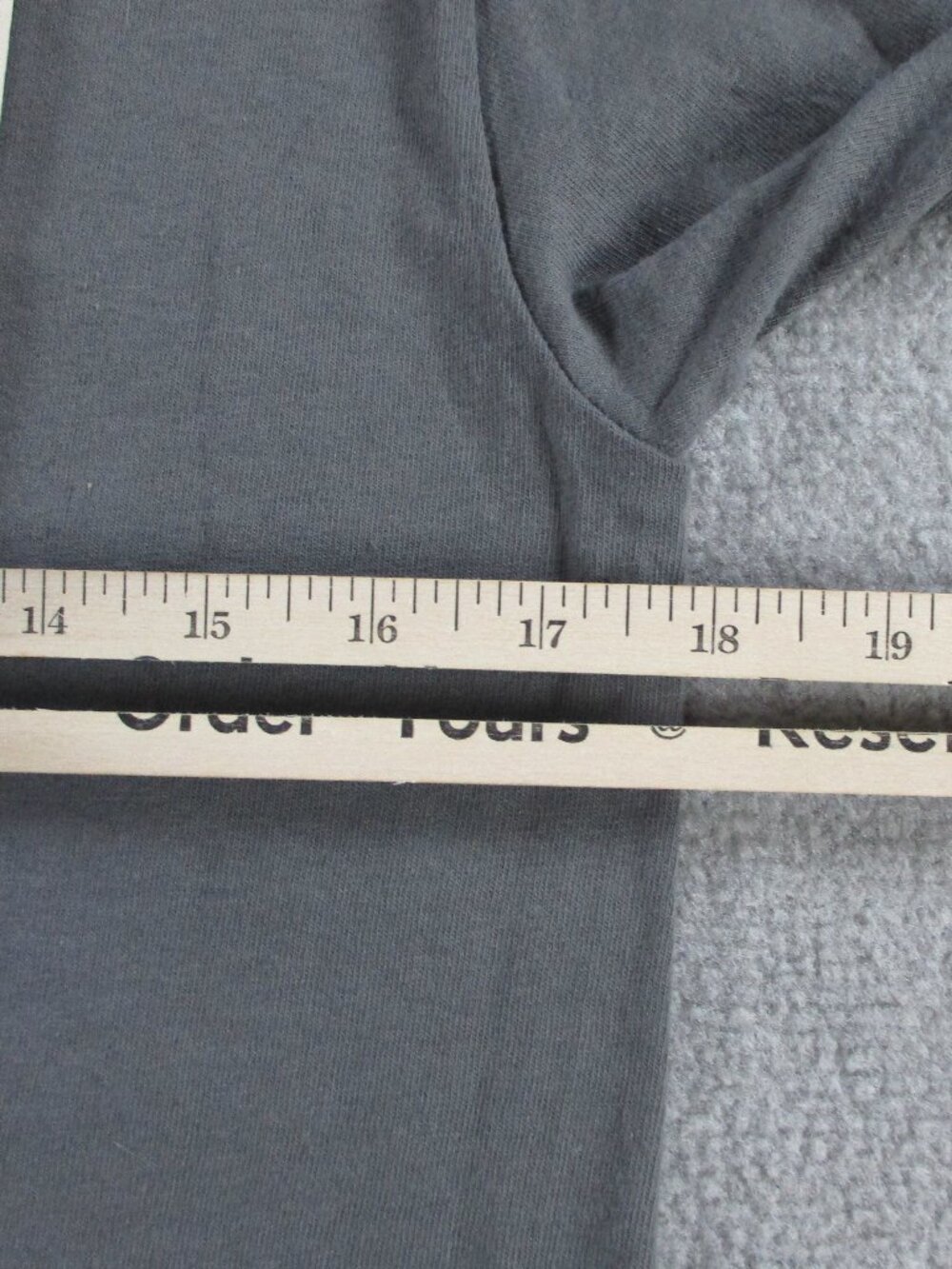 Taylor Swift Fearless T Shirt Womens Small Gray Graphic Print Long Sleeve Music - Picture 5 of 7